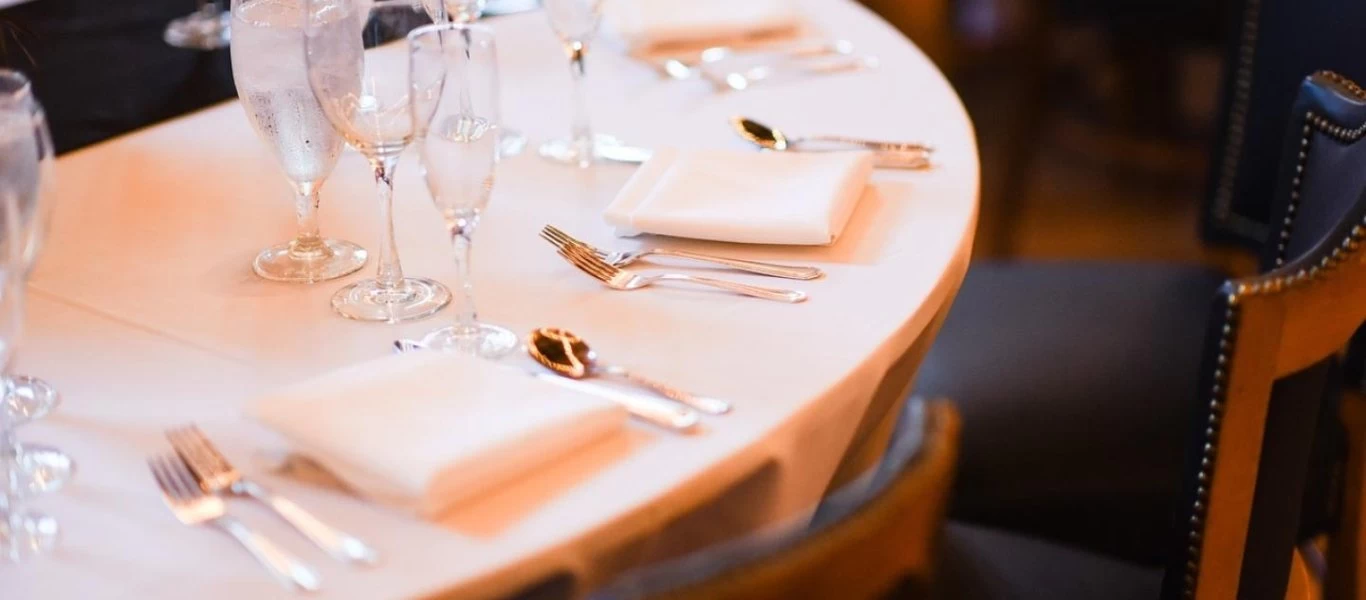 Με δημιουργίες του Λευτέρη Λαζάρου το επίσημο δείπνο στο Προεδρικό Μέγαρο